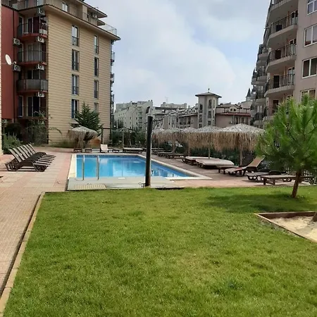 Sunny View Central Апартхотел